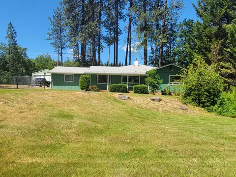 1130 N Old Stage Rd, Cave Junction, OR 97523