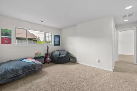 Bedroom - 20045 Voltera Pl, Bend, OR 97702 photo 2 of 6