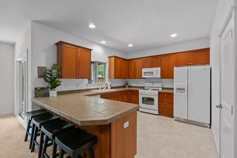 Kitchen - 20045 Voltera Pl, Bend, OR 97702 photo 1 of 4