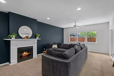 Living - 20045 Voltera Pl, Bend, OR 97702 photo 2 of 2