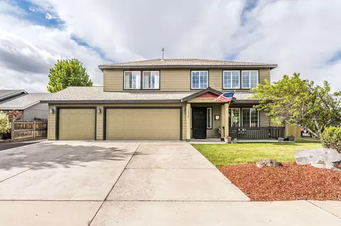 1270 NW Spruce Ave, Redmond, OR 97756