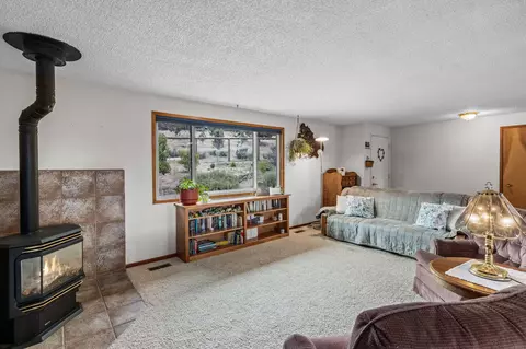 371 SE Hering Rd, Madras, OR 97741 photo 11