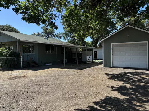 100 Laurelhurst St, Central Point, OR 97502 photo 4