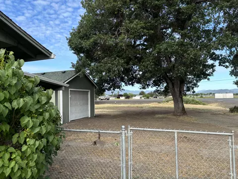 100 Laurelhurst St, Central Point, OR 97502 photo 6