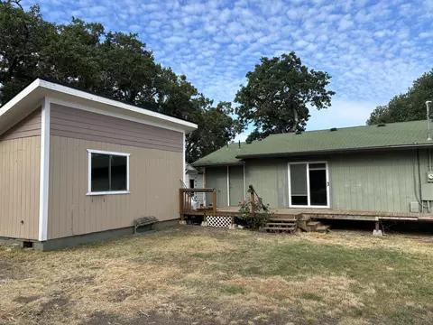 100 Laurelhurst St, Central Point, OR 97502 photo 3
