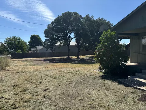 100 Laurelhurst St, Central Point, OR 97502 photo 15