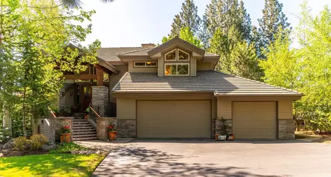 19238 Green Lakes Loop, Bend, OR 97702