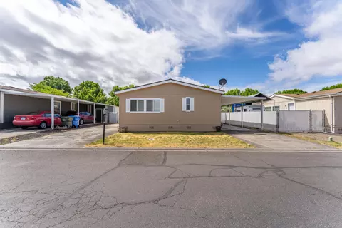 664 Brandi Way, Eagle Point, OR 97524 photo 2