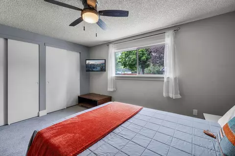 Bedroom - 20974 Westview Dr, Bend, OR 97702 photo 7 of 7