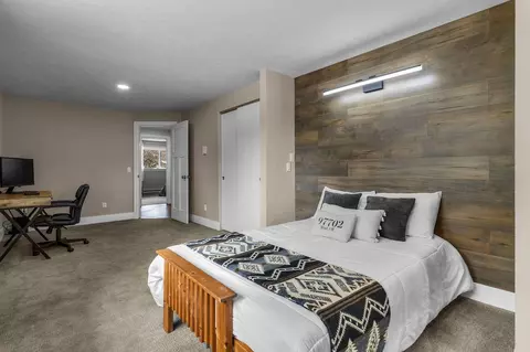Bedroom - 20974 Westview Dr, Bend, OR 97702 photo 5 of 7