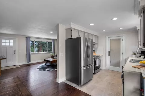Entry Way - 20974 Westview Dr, Bend, OR 97702 photo 2 of 2