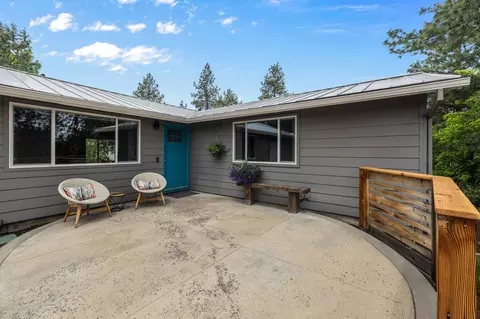 Exterior - 20974 Westview Dr, Bend, OR 97702 photo 2 of 11