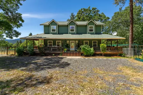 5900 Hugo Rd, Grants Pass, OR 97526