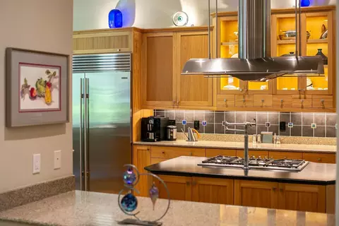 Kitchen - 19292 Green Lakes Loop, Bend, OR 97702 photo 5 of 5