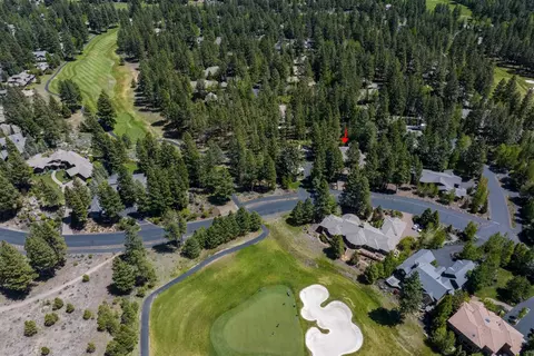 View/Area - 19292 Green Lakes Loop, Bend, OR 97702 photo 5 of 5