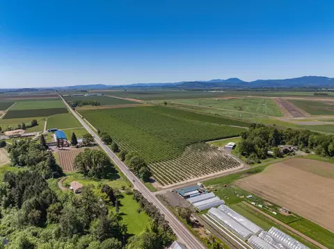 5878 SW 3rd St, Corvallis, OR 97333