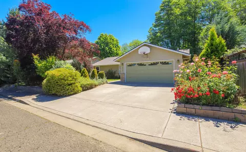 235 Joseph Dr, Talent, OR 97540