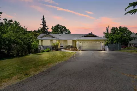 1303 Highcrest Dr, Medford, OR 97504