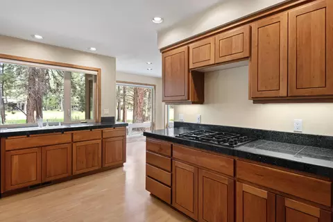 61476 Tam Mcarthur Loop, Bend, OR 97702 photo 13