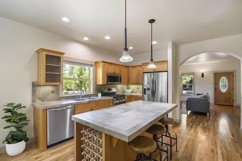 Kitchen - 2311 NW High Lakes Loop, Bend, OR 97703 photo 3 of 3
