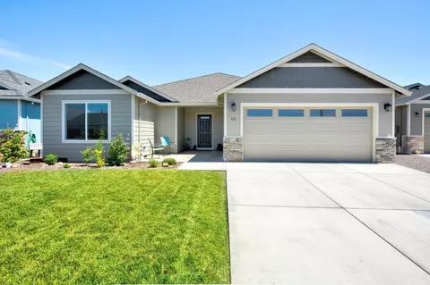 65 Hidden Valley Dr, Eagle Point, OR 97524 photo 2
