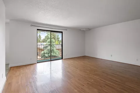 1630 SE Tempest Dr #15, Bend, OR 97702 photo 3