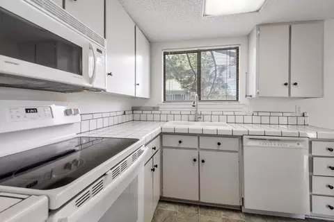 1630 SE Tempest Dr #15, Bend, OR 97702 photo 5