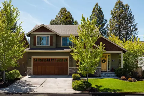60821 Whitney Pl, Bend, OR 97702