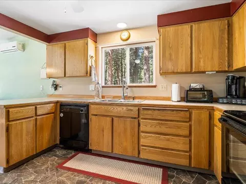 15853 Green Forest Rd, La Pine, OR 97739 photo 9