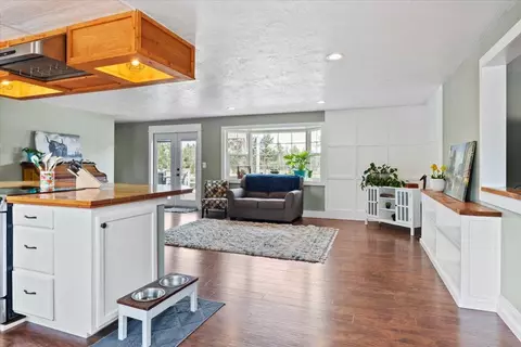 22835 Rodeo Ct, Bend, OR 97701 photo 4
