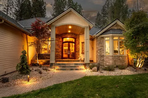 2721 NW Champion Cir, Bend, OR 97703