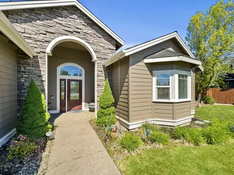 63221 Bedrock Ct, Bend, OR 97701 photo 3