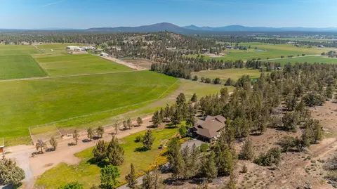 View/Area - 65922 And 65926 Waldron Trl, Bend, OR 97703 photo 4 of 9