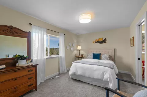 Bedroom - 65922 And 65926 Waldron Trl, Bend, OR 97703 photo 7 of 10
