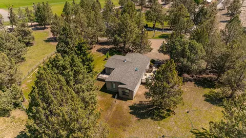 View/Area - 65922 And 65926 Waldron Trl, Bend, OR 97703 photo 8 of 9