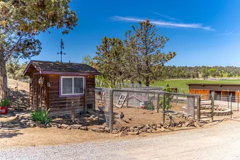 Exterior - 65922 And 65926 Waldron Trl, Bend, OR 97703 photo 20 of 26