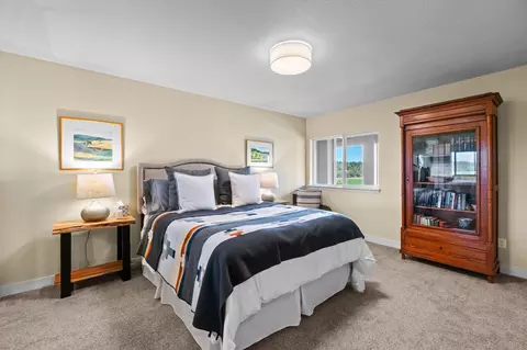 Bedroom - 65922 And 65926 Waldron Trl, Bend, OR 97703 photo 8 of 10
