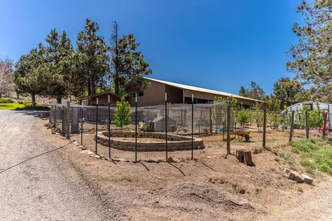 Exterior - 65922 And 65926 Waldron Trl, Bend, OR 97703 photo 19 of 26
