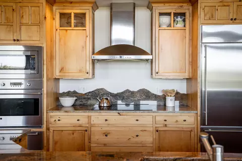 Kitchen - 65922 And 65926 Waldron Trl, Bend, OR 97703 photo 4 of 11