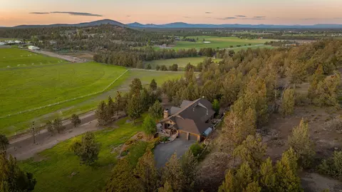 View/Area - 65922 And 65926 Waldron Trl, Bend, OR 97703 photo 1 of 9