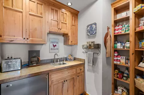 Kitchen - 65922 And 65926 Waldron Trl, Bend, OR 97703 photo 9 of 11