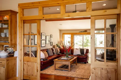 Living - 65922 And 65926 Waldron Trl, Bend, OR 97703 photo 6 of 10