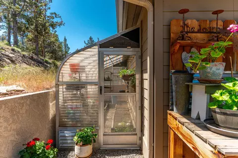 Exterior - 65922 And 65926 Waldron Trl, Bend, OR 97703 photo 4 of 26