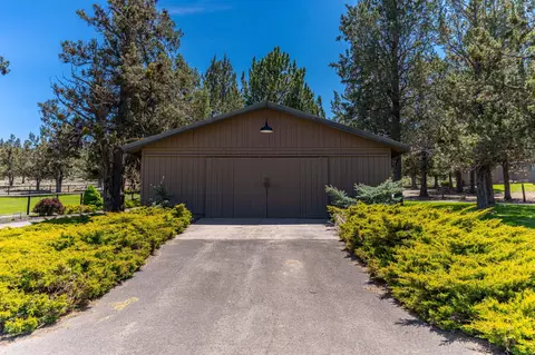 Exterior - 65922 And 65926 Waldron Trl, Bend, OR 97703 photo 16 of 26