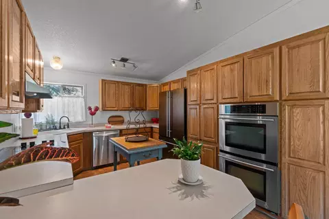 Kitchen - 65922 And 65926 Waldron Trl, Bend, OR 97703 photo 11 of 11