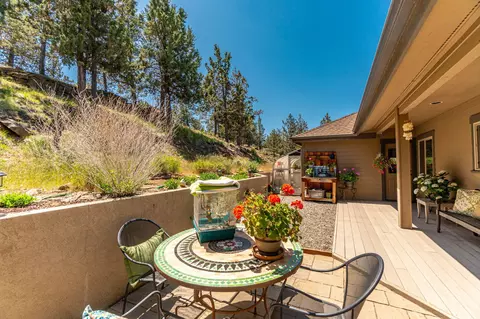 Exterior - 65922 And 65926 Waldron Trl, Bend, OR 97703 photo 6 of 26