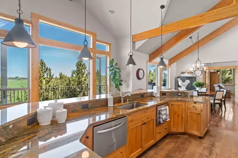 Kitchen - 65922 And 65926 Waldron Trl, Bend, OR 97703 photo 3 of 11
