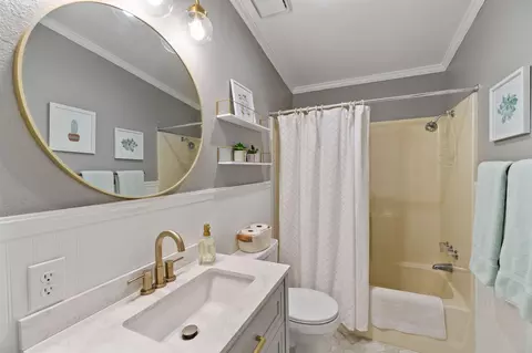 Bath - 65922 And 65926 Waldron Trl, Bend, OR 97703 photo 8 of 8