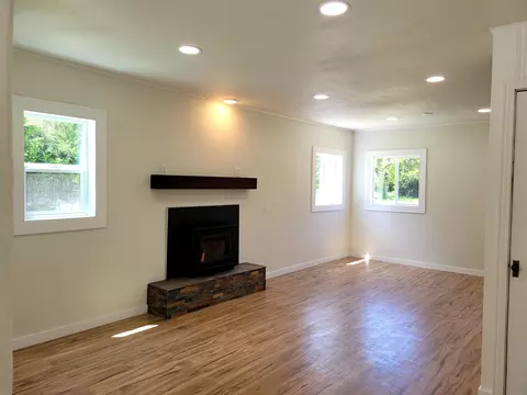 84 Barton Rd, Glendale, OR 97442 photo 3