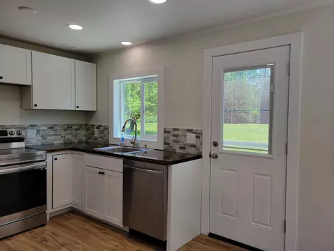 84 Barton Rd, Glendale, OR 97442 photo 7